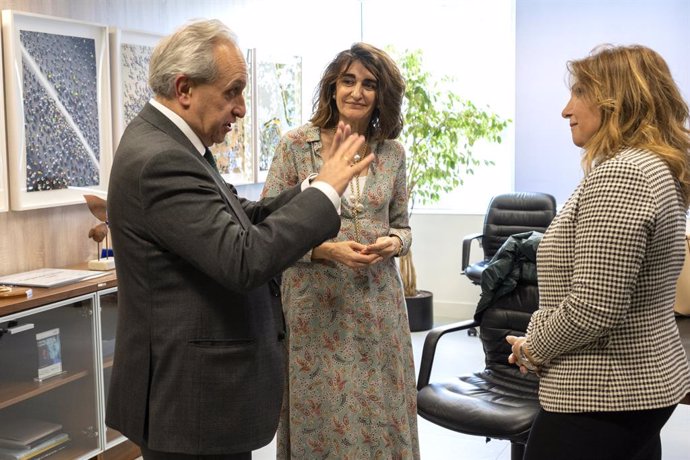 La directora ejecutiva del Gestor del Despliegue de SESAR y su equipo visitan al director general de ENAIRE y comprueban Sobre el terreno las mejoras acometidas en el Complejo del Centro de Control de Madrid y en los sistemas centralizados