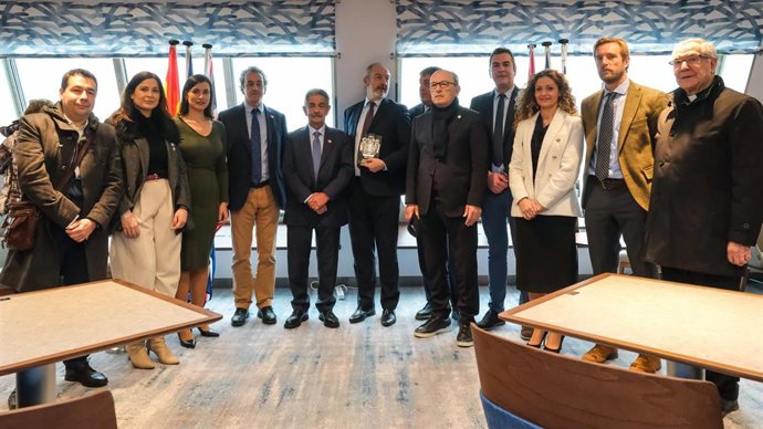 Asistentes a la inauguración del Buque Santoña de Brittany Ferries.
