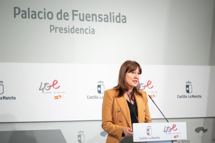 La consejera de Igualdad y portavoz del Gobierno regional, Blanca Fernández, comparece en rueda de prensa, en el Palacio de Fuensalida, para informar sobre los acuerdos del Consejo de Gobierno.