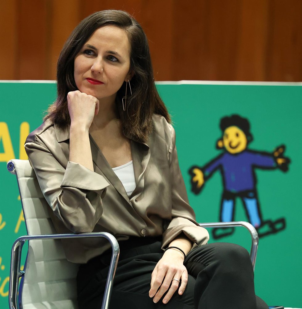 La ministra de Derechos Sociales y Agenda 2030, Ione Belarra, durante una conferencia.