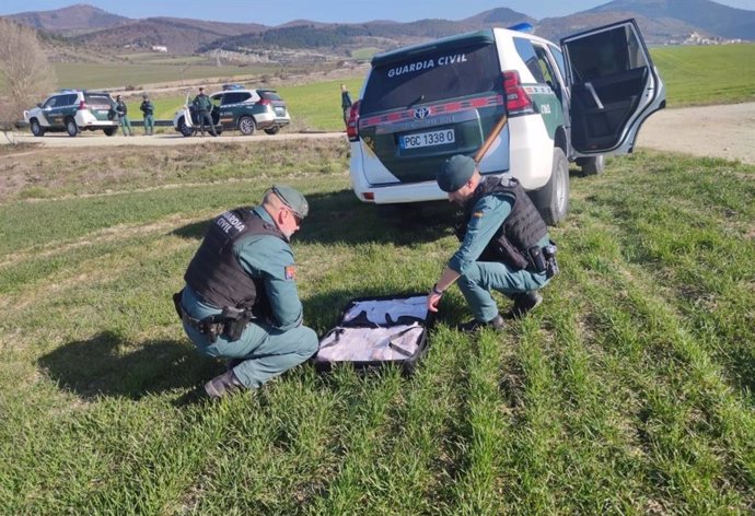 Detenidas dos personas tras darse a la fuga en un vehículo con 28 kilos de hachís.