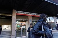 Lucía, 20 años, primera en cambiar de sexo en el Registro Civil de Madrid con la Ley Trans: "Un día muy importante"