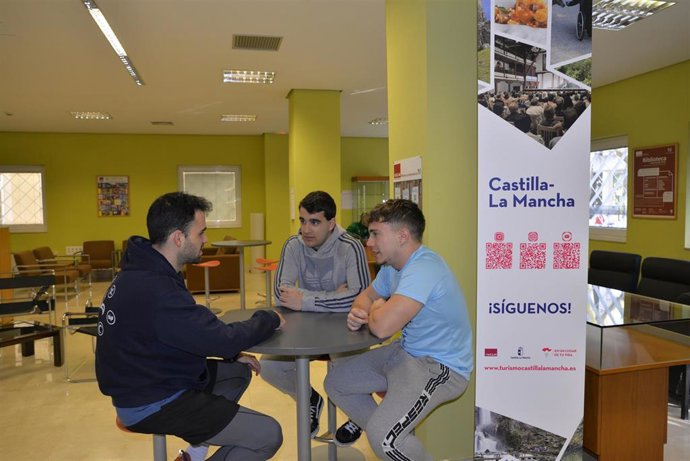 Uclm. Np Estudiantes Y Personal De La Uclm Tienen Acceso A Través De Códigos Qr A La Información Turística De La Región