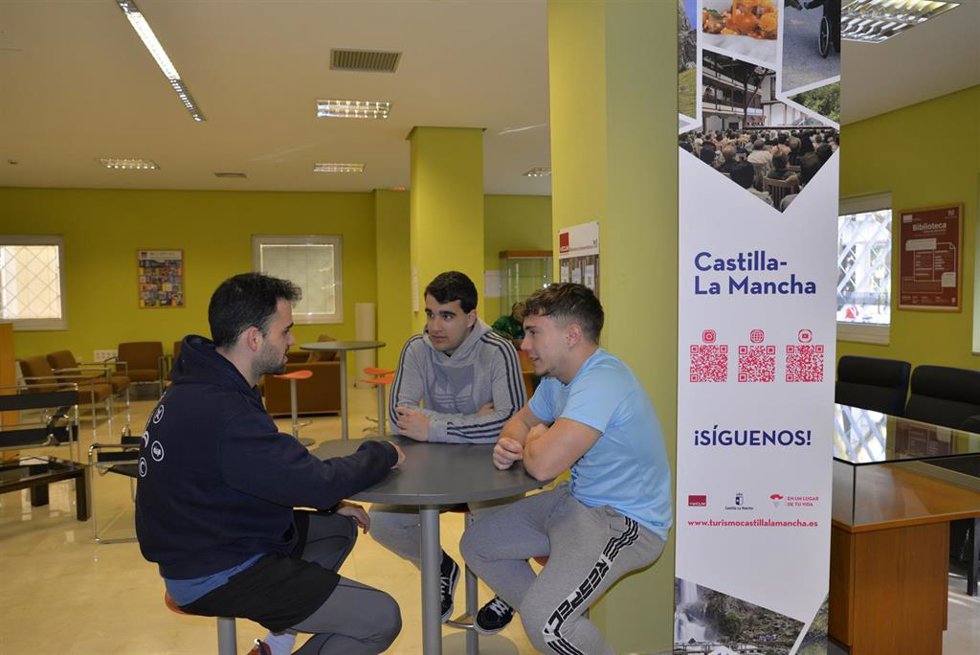 Uclm. Np Estudiantes Y Personal De La Uclm Tienen Acceso A Través De Códigos Qr A La Información Turística De La Región