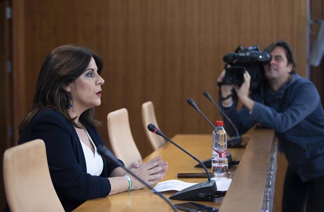 La portavoz de grupo parlamentario PSOE-A, Ángeles Férriz, durante su comparecencia en rueda de prensa. A 02 de marzo de 2023, en Sevilla (Andalucía, España). Los representantes de los grupos políticos se dan cita en rueda de prensa previa a la Junta de P