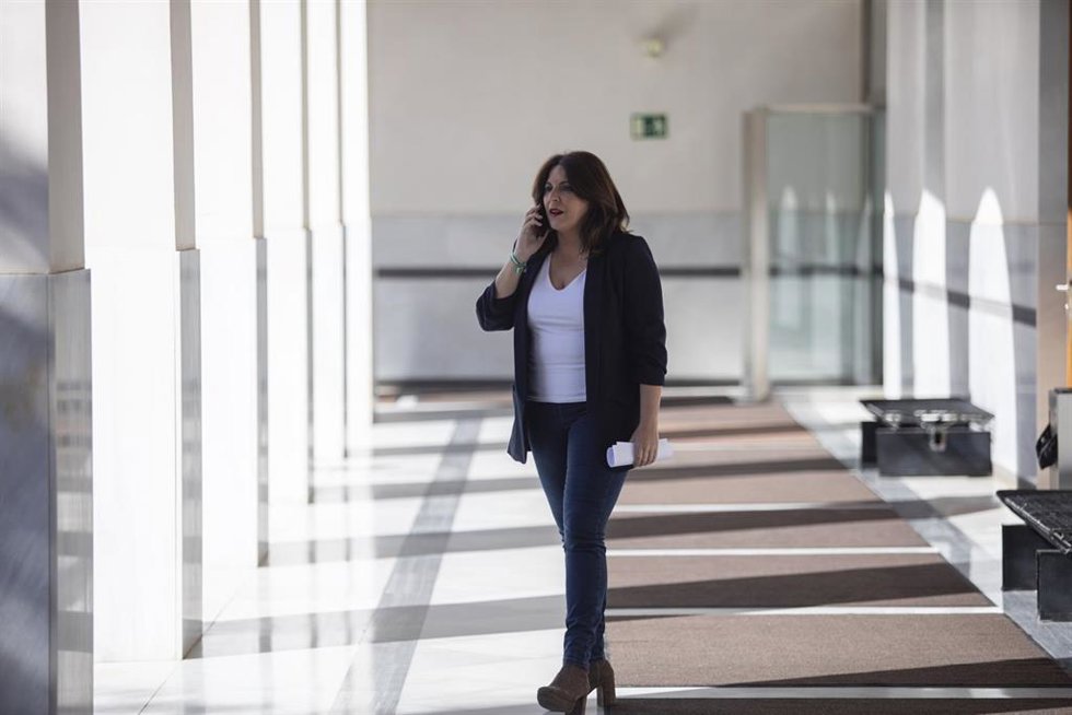 La portavoz de grupo parlamentario PSOE-A, Ángeles Férriz, durante su comparecencia en rueda de prensa. A 02 de marzo de 2023, en Sevilla (Andalucía, España). Los representantes de los grupos políticos se dan cita en rueda de prensa previa a la Junta de