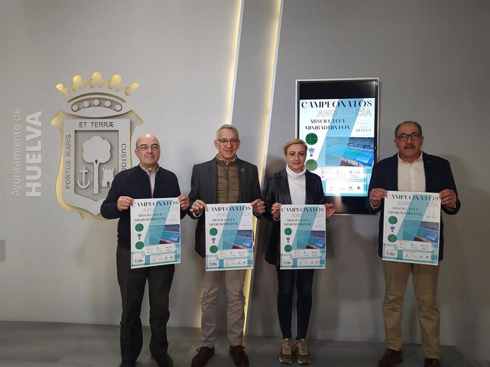 Presentación de los Campeonatos de Andalucía Absoluto y Minibádminton en el Ayuntamiento de Huelva.