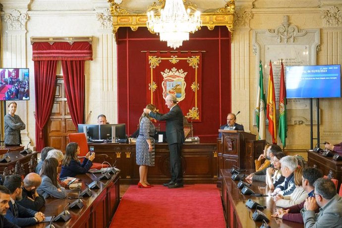 El Ayuntamiento de Málaga celebra un pleno extraordinario en el que ha tomado posesión de su acta como edil María Paz Flores