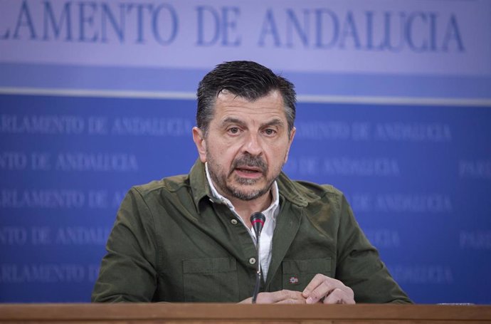 El portavoz del grupo parlamentario PP-A, Toni Martín, durante su comparecencia en rueda de prensa. A 02 de marzo de 2023, en Sevilla (Andalucía, España). Los representantes de los grupos políticos se dan cita en rueda de prensa previa a la Junta de Por