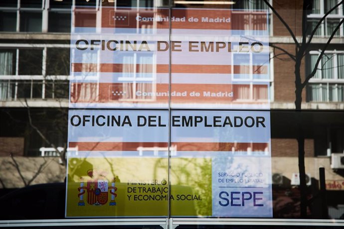 Una oficina del SEPE, a 2 de marzo de 2023, en Madrid (España). El número de parados registrados en las oficinas de los servicios públicos de empleo subió en 2.618 personas en febrero en relación al mes anterior (+0,09%) tras el fin de la campaña de reb