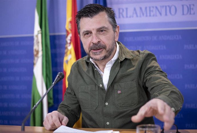 El portavoz del grupo parlamentario PP-A, Toni Martín, durante su comparecencia en rueda de prensa. A 02 de marzo de 2023, en Sevilla (Andalucía, España). Los representantes de los grupos políticos se dan cita en rueda de prensa previa a la Junta de Por