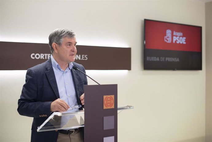 El portavoz socialista en las Cortes de Aragón, Vicente Guillén.