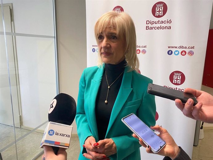 La diputada adjunta de Presidencia de la Diputación de Barcelona, Pilar Díaz, en declaraciones a los periodistas este jueves.