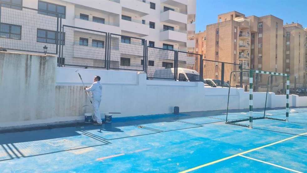 Trabajos en centros escolares de Estepona durante Semana Blanca