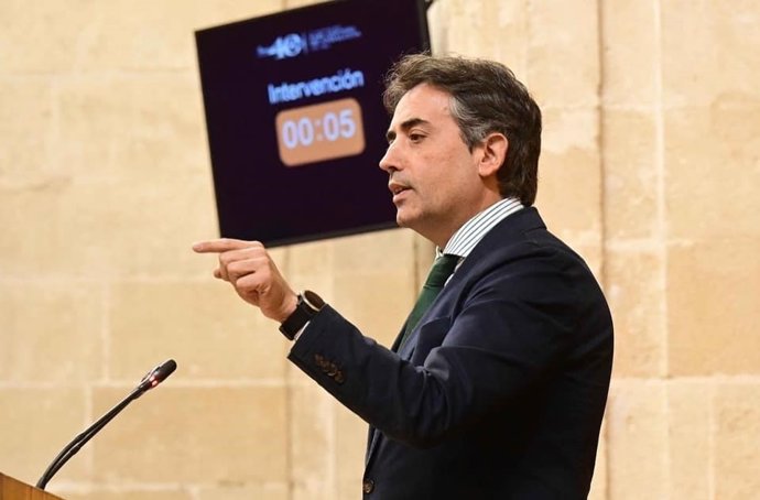 Antonio Saldaña en el Parlamento andaluz.