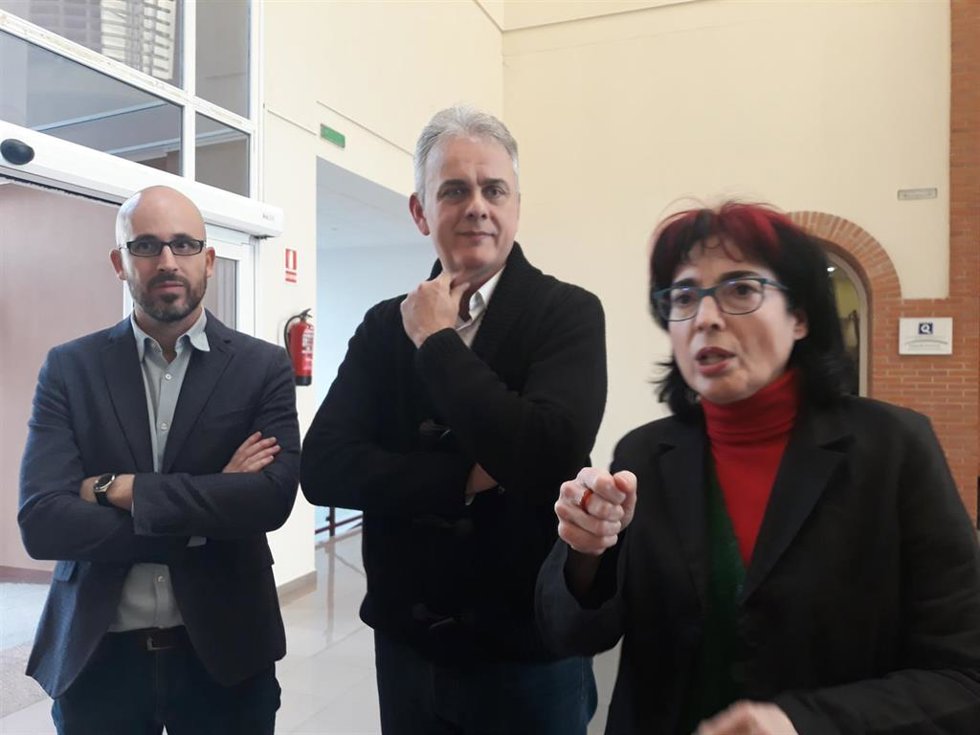 Héctor Illueva, junto a Nacho Álvarez y Marisa Saavedra
