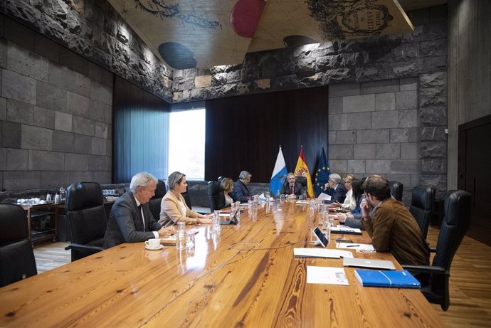 El presidente de Canarias, Ángel Víctor Torres, preside la reunión del Consejo de Gobierno