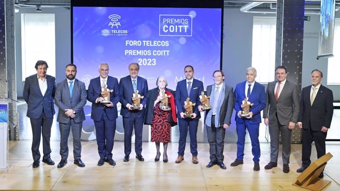 Foto Familia galardonados de los Premios COITT 23.