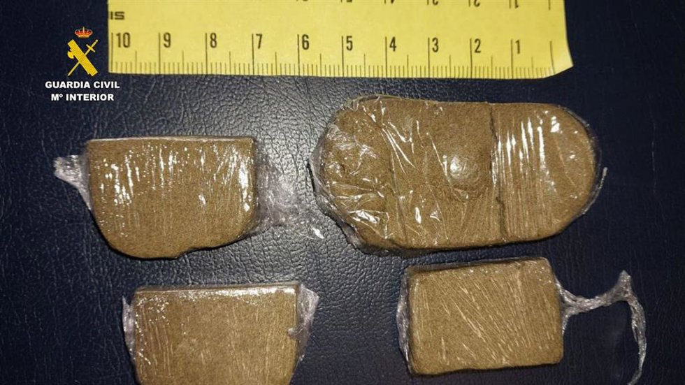 Hachís encontrado en el bar de Santurtzi donde ha sido detenido el camarero.