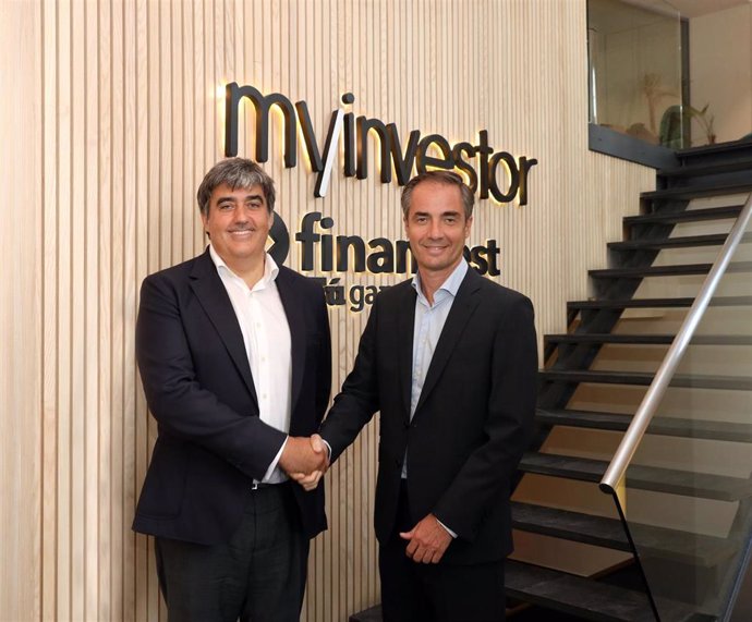 Archivo - Carlos Aso,  CEO de Andbank y vicepresidente de MyInvestor (izq), y Asier Uribeechebarria, CEO y fundador de Finanbest (dcha).