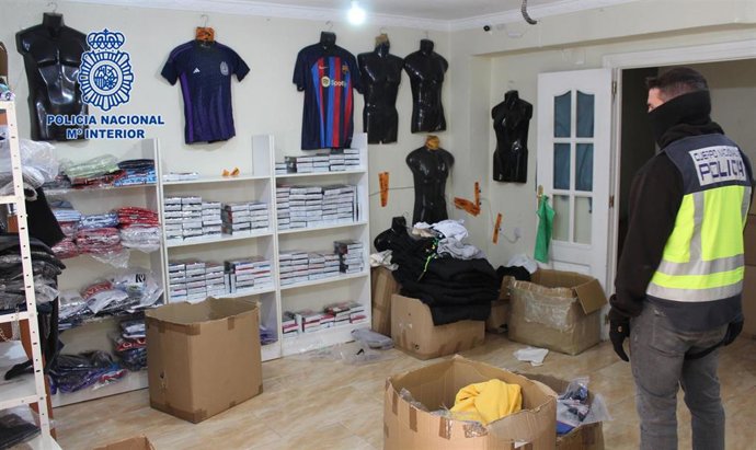 Imagen de los porductos falsificados expuestos