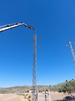 Instalación de las torres de media tensión