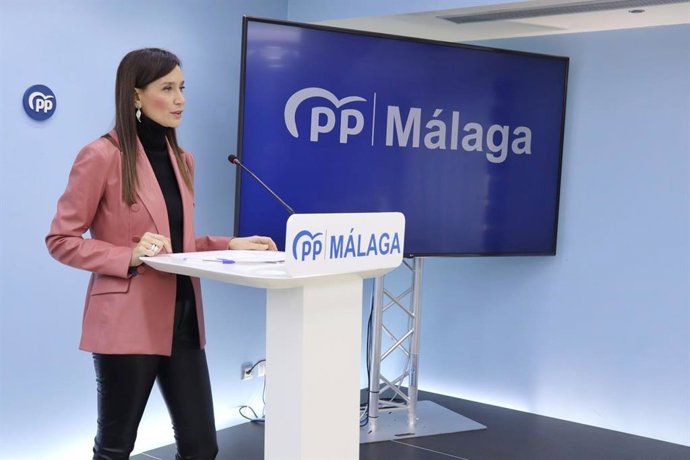La portavoz del PP de Málaga, Elisa Pérez de Siles, en rueda de prensa