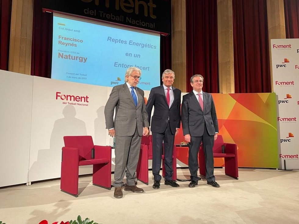 El presidente de Foment del Treball, Daniel Sánchez Llibre; el ceo de Naturgy, Francisco Reynés, y el socio responsable de PwC en Catalunya y Andorra, Ignacio Marull.