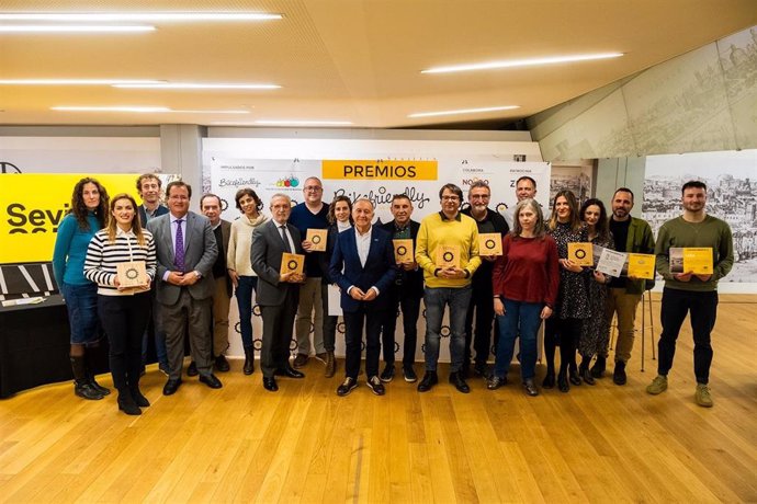 Juan Carlos Cabrera y Juan Manuel Flores, en la gala de entrega de los Premios 'Bikefriendly'.