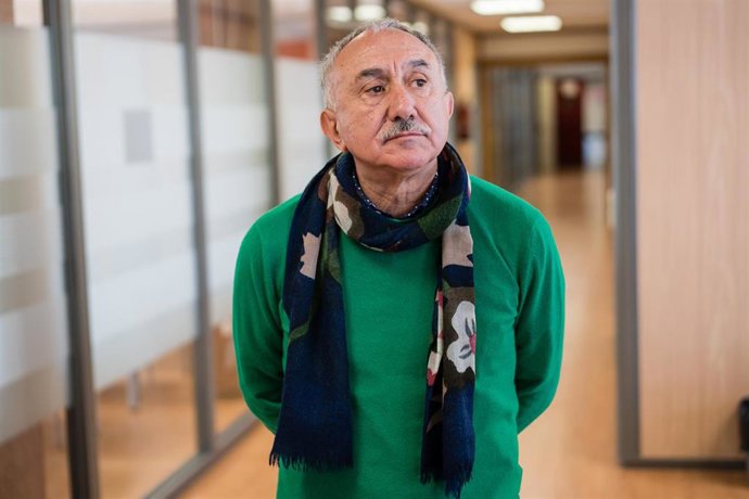 El secretario general de UGT, Pepe Álvarez, a su llegada a la rueda de prensa de este viernes