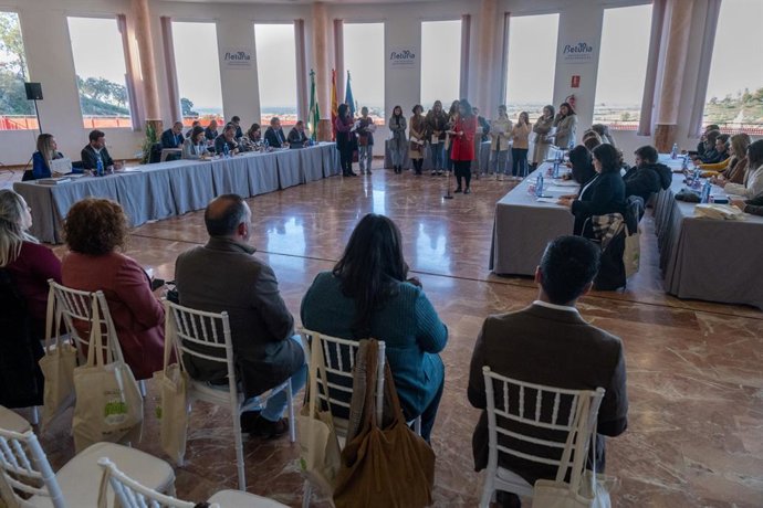 Pleno del mes de marzo de la Diputación de Huelva, celebrado en El Almendro.