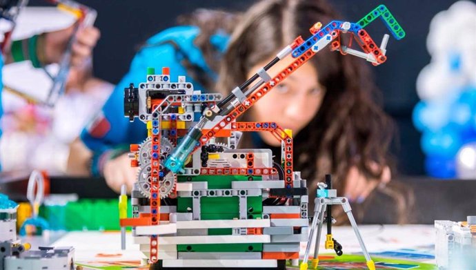 Sevilla.-La Olavide acoge este sábado la First LEGO League Sevilla en la que los alumnos presentan proyectos robóticos