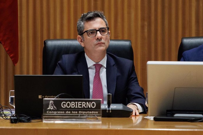 El ministro de la Presidencia y Relaciones con las Cortes, Félix Bolaños, comparece durante una Comisión Constitucional, en el Congreso de los Diputados, a 3 de marzo de 2023, en Madrid (España).