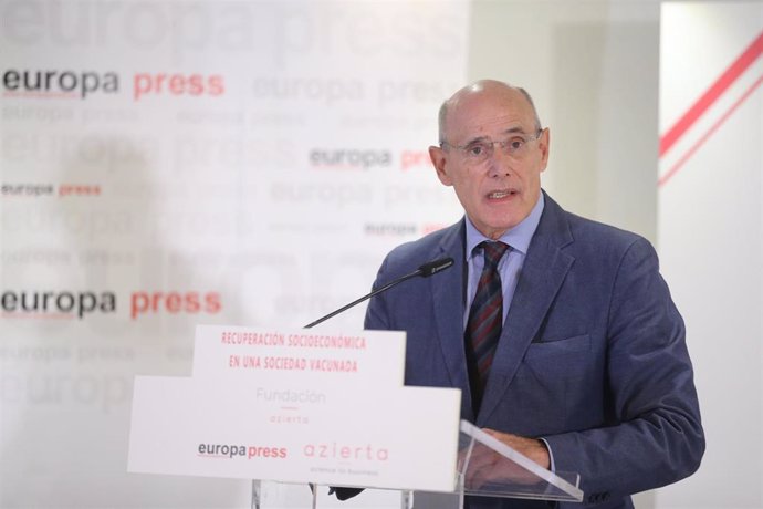 Archivo - El codirector de SI-Health, Rafael Bengoa, interviene en el encuentro informativo de Europa Press Recuperación socioeconómica en una sociedad vacunada, en el hotel Hyatt Regency Hesperia Madrid, a 30 de septiembre de 2021, en Madrid (España).