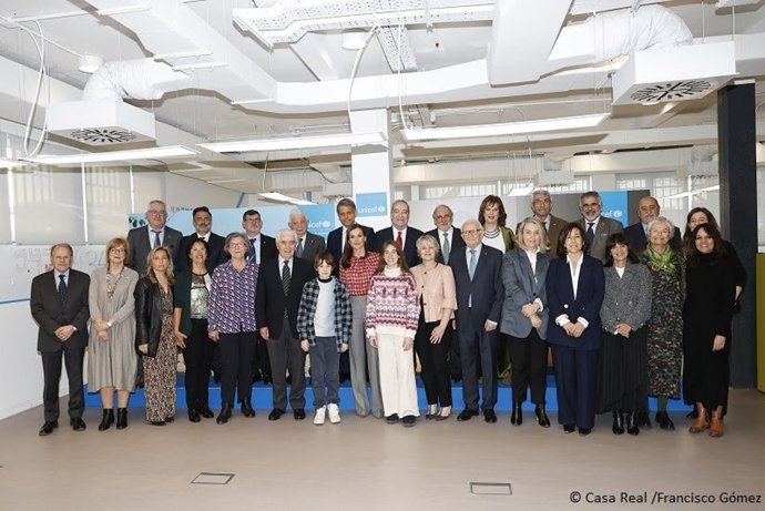 La Reina, presidenta de Honor de UNICEF España, ha mantenido este viernes una reunión de trabajo con el Patronato de la organización