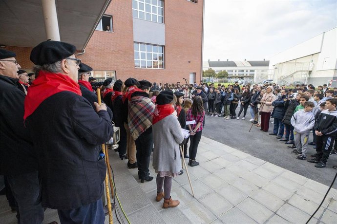 La consejera de Educación, Marina Lombó, asiste a la presentación del proyecto educativo para potenciar la tradición de Las Marzas en centros educativos.