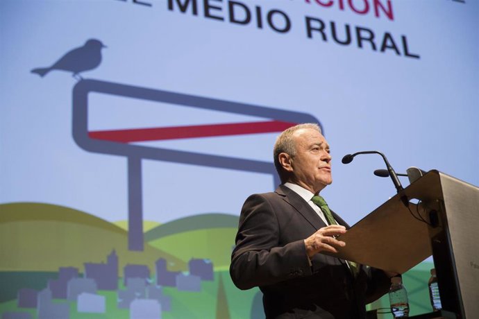 Archivo - El presidente de la Diputación de Huesca, Miguel Gracia