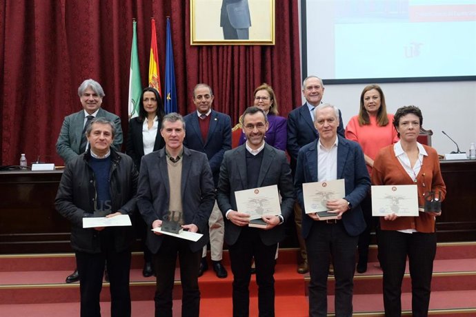 Premios Del Concurso De Ideas De Arquitectura Para Facultades Medicina Y Farmacia
