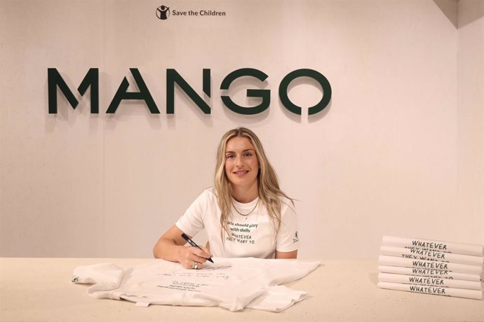 Ndp  Mango Organiza En Su Flagship De Paseo De Gracia Una Firma De La Camiseta Solidaria Codiseñada Junto A Alexia Putellas
