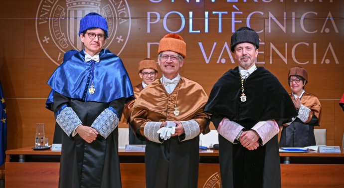 Acto de  investidura del físico Paul Lecoq como honoris causa en la UPV