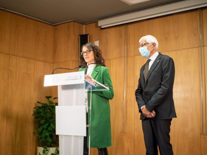 El conseller de Salud de la Generalitat, Manel Balcells, y la de Igualdad y Feminismos, Tnia Verge