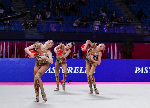 Archivo - Equipo ruso de gimnasia rítmica en la Copa del Mundo de Pesaro 2021