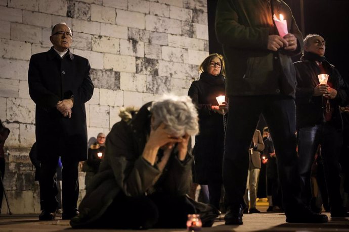 Vigilia ante el Monasterio de San Jerónimo, en Lisboa, por las víctimas de abusos sexuales en Portugal