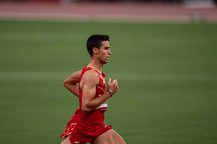 Archivo - Jesús Gómez, del Equipo Español, en la semifinal de 1500m lisos de atletismo durante los JJOO 2020, a 5 de agosto, 2021 en Tokio, Japón