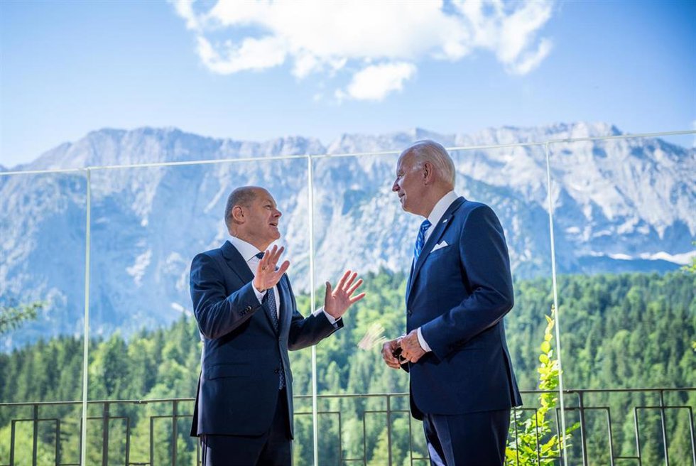 Archivo - El canciller alemán, Olaf Scholz, con el presidente de Estados Unidos, Joe Biden, en Elmau (Alemania)