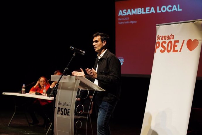 Paco Cuenca en la Asamblea del PSOE de Granada
