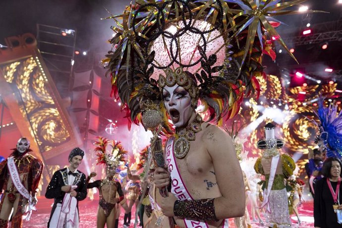 Shíky se corona como Drag Queen del Carnaval de Las Palmas de Gran Canaria