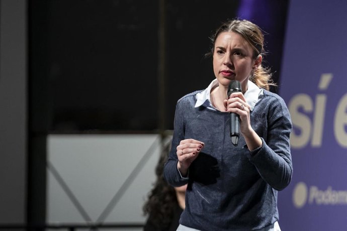 La secretaria de Acción de Gobierno de Podemos y ministra de Igualdad, Irene Montero, interviene durante el acto '¿Consentiste o no? Solo sí es sí', en el Círculo de Bellas Artes, a 5 de febrero de 2023, en Madrid, (España). 