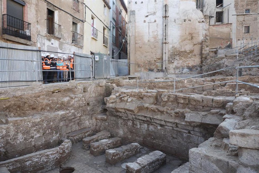 Obras de reurbanización y regeneración urbana de la plaza del Horno de Coscolín
