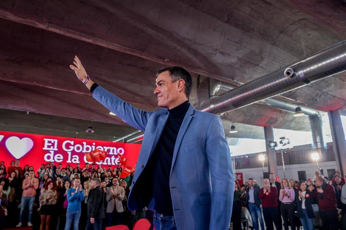 El secretario general del PSOE y presidente del Gobierno, Pedro Sánchez, durante un acto que conmemora el Día Internacional de la Mujer, 8M, en el Pabellón de Convenciones de la Casa de Campo, a 4 de marzo de 2023, en Madrid (España). Organizado por el 